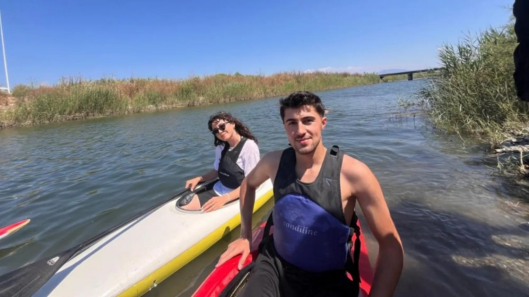 Muğla'da gençler doğa ve spor için kürek çekti