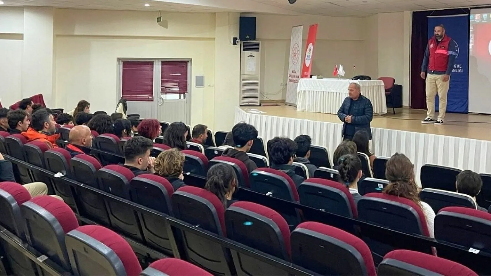 Muğla'da, gençlere 'Kendini Keşfet' programı ile etkili iletişim eğitimi