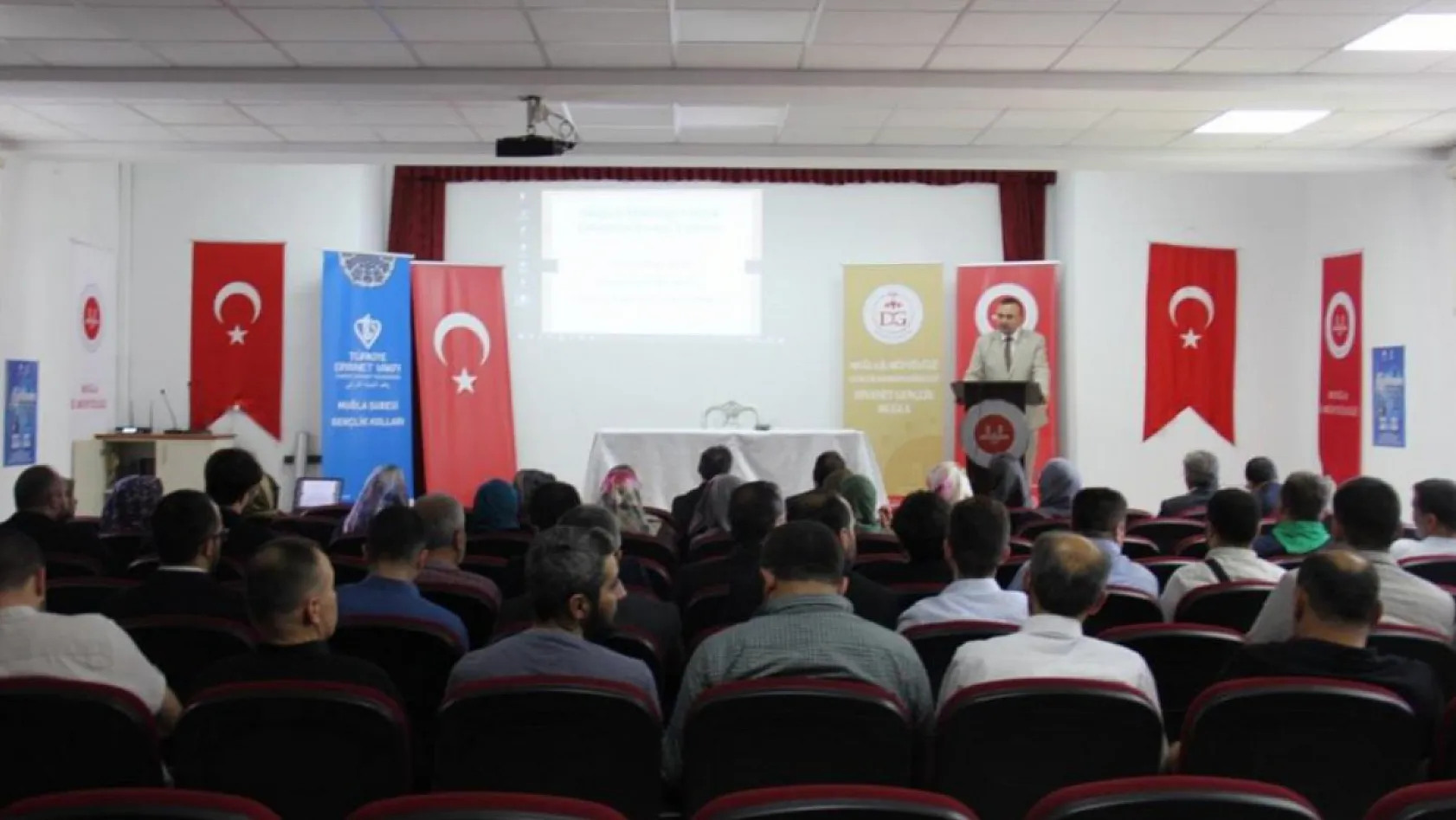 Muğla'da gençlik hizmetleri masaya yatırıldı