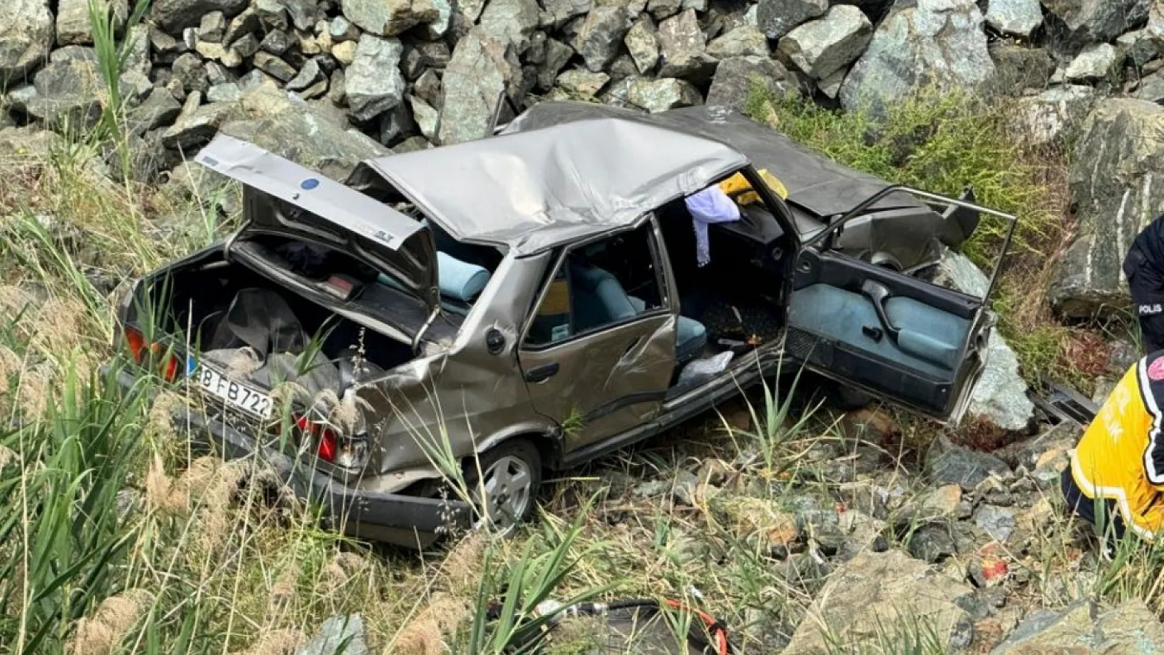 Muğla'da kontrolden çıkan otomobil, uçuruma yuvarlandı: 2 yaralı