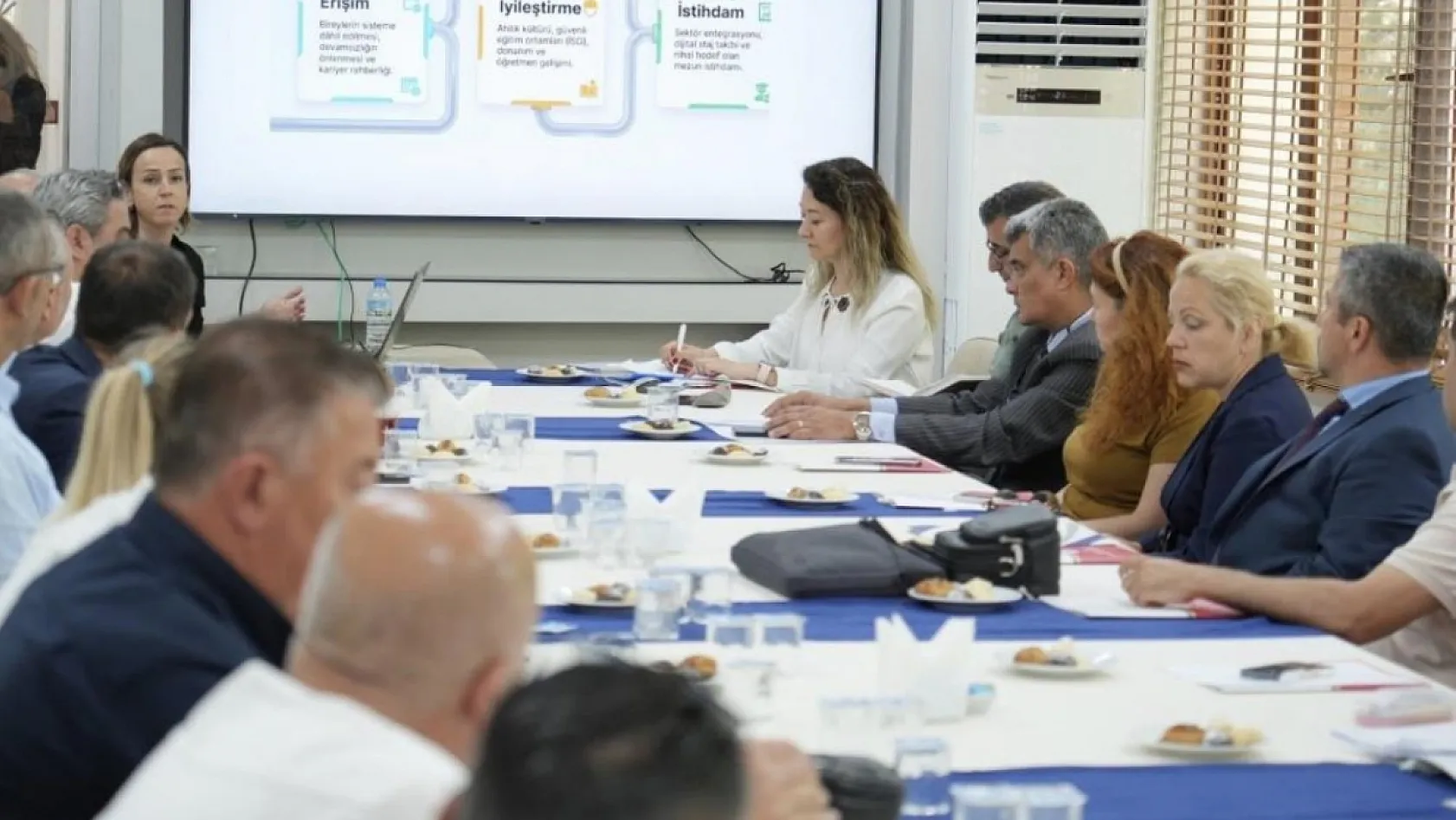 Muğla'da mesleki eğitim masaya yatırıldı