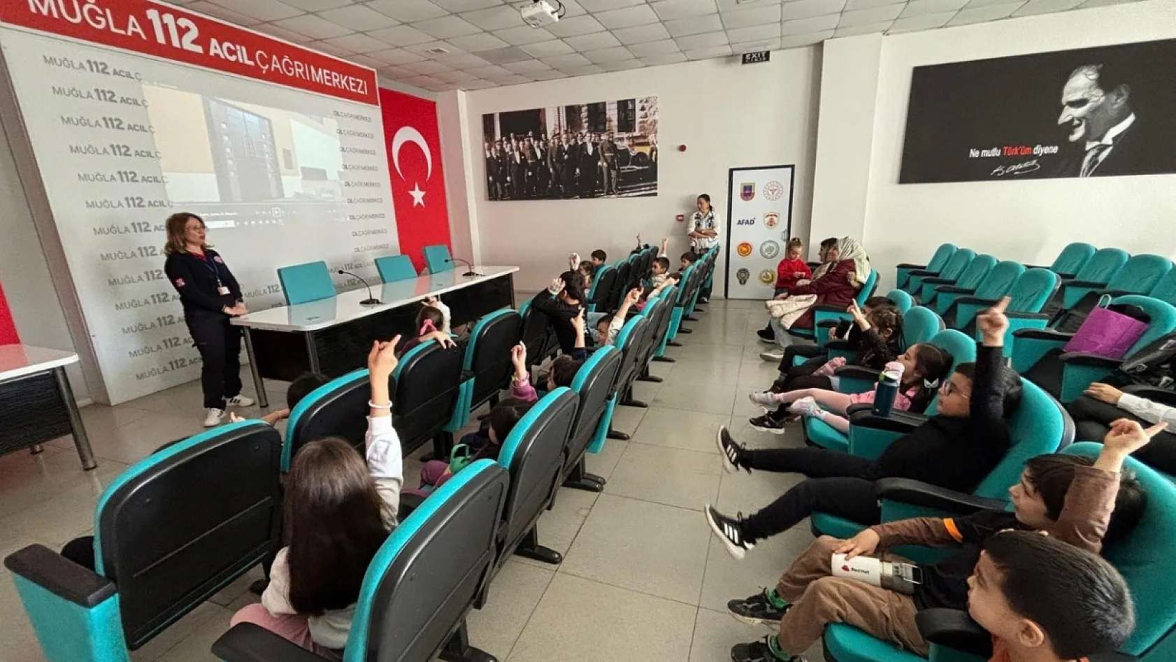 Muğla'da minik öğrenciler 112 ile tanıştı