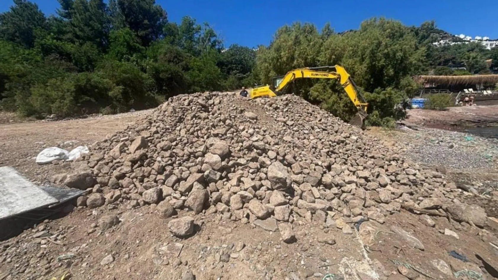 Muğla'da sahile beton dökümüne 150 bin TL ceza