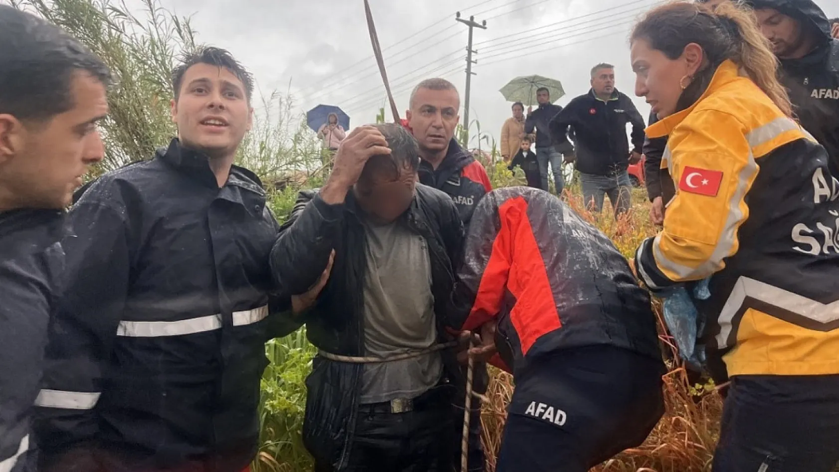 Milas'ta Sel Faciası: Otomobil Sürüklendi, 1 Kişi Hayatını Kaybetti