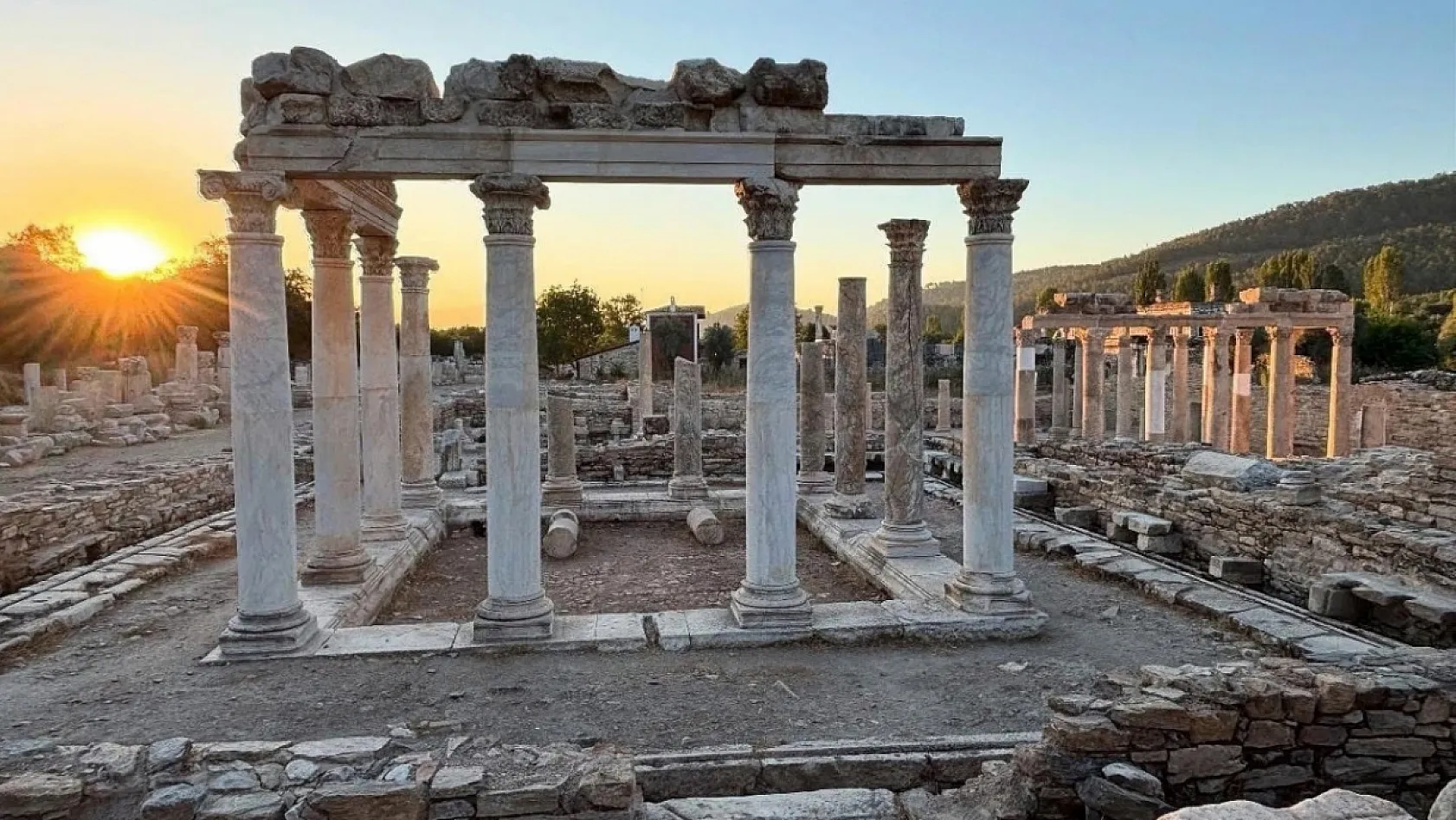 Muğla'da Stratonikeia ve Lagina kazılarında geleceğin restoratörleri yetişiyor