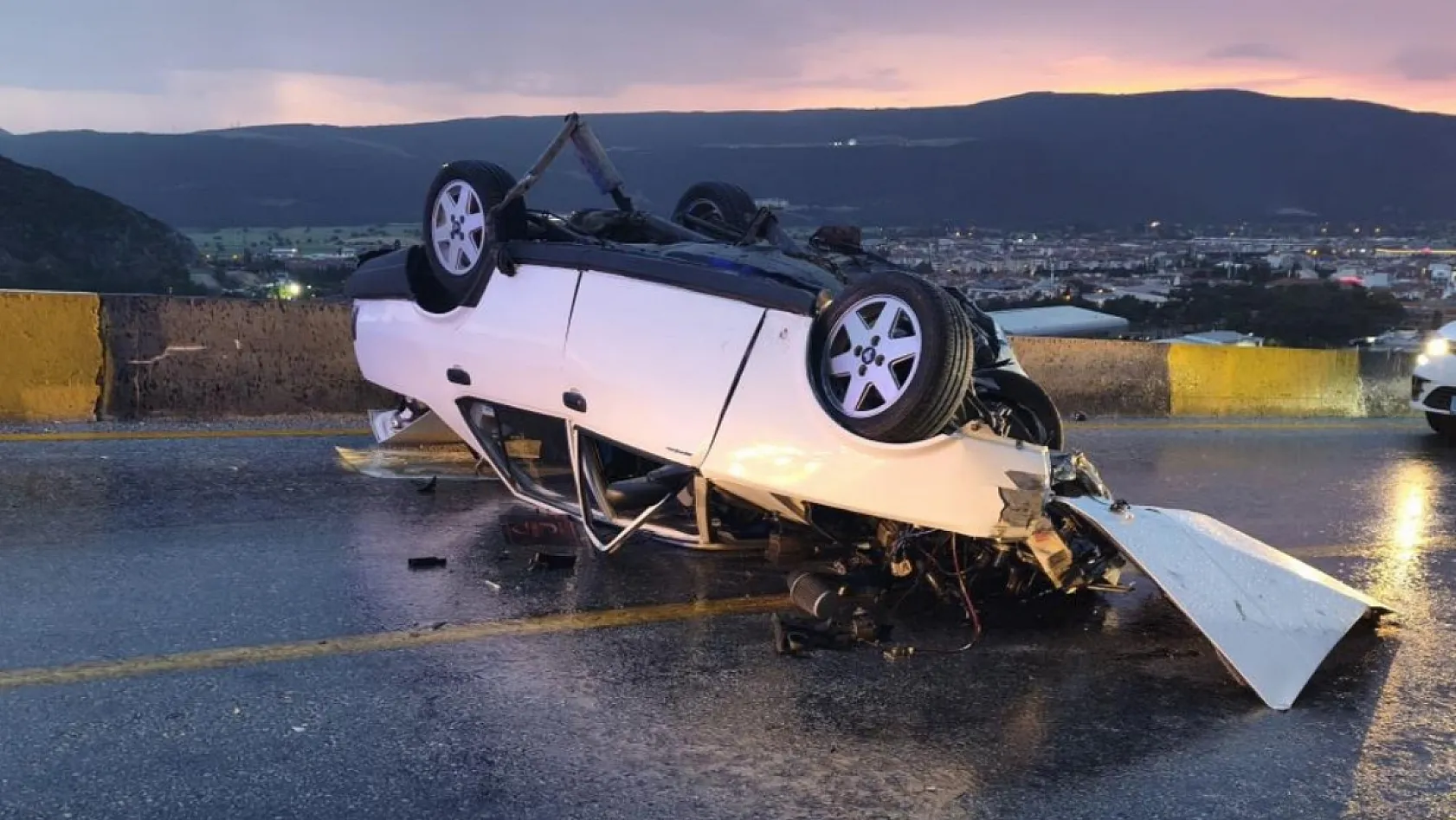 Muğla'da takla atan otomobil ters döndü: 5 yaralı