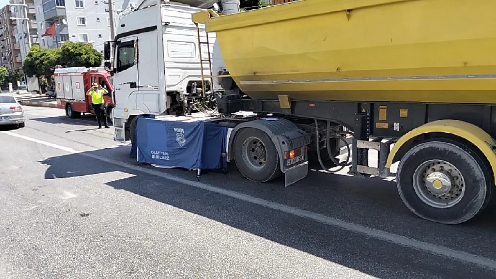 Muğla'da tırın altında kalan şahıs hayatını kaybetti