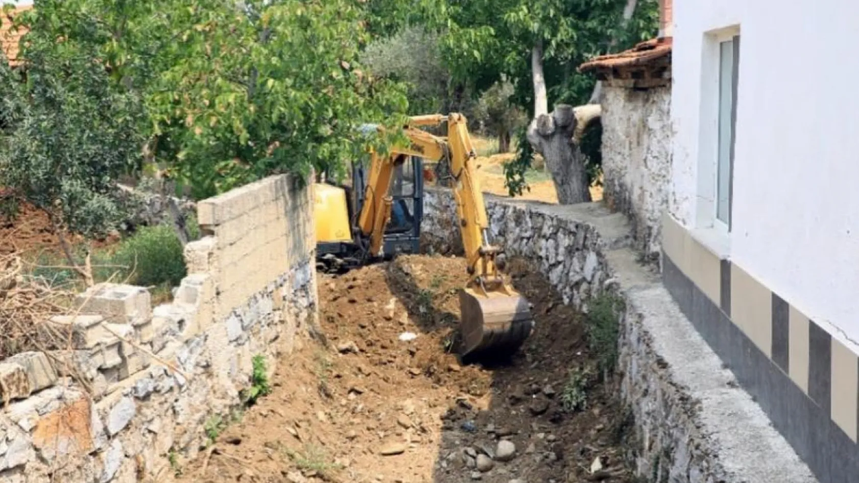 Muğla'da yağışlar sonrası dere yataklarında temizlik