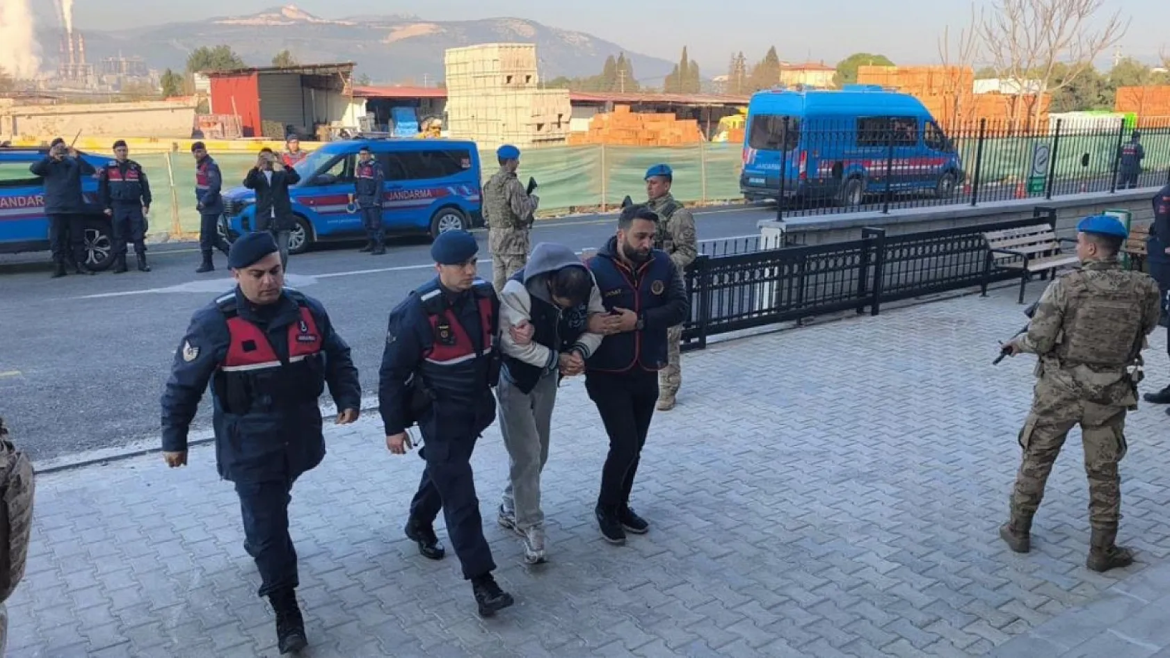 Muğla'da yangında ölen çift ile ilgili kundaklama iddiası: Torunu ve 5 kişi adliyeye sevk edildi