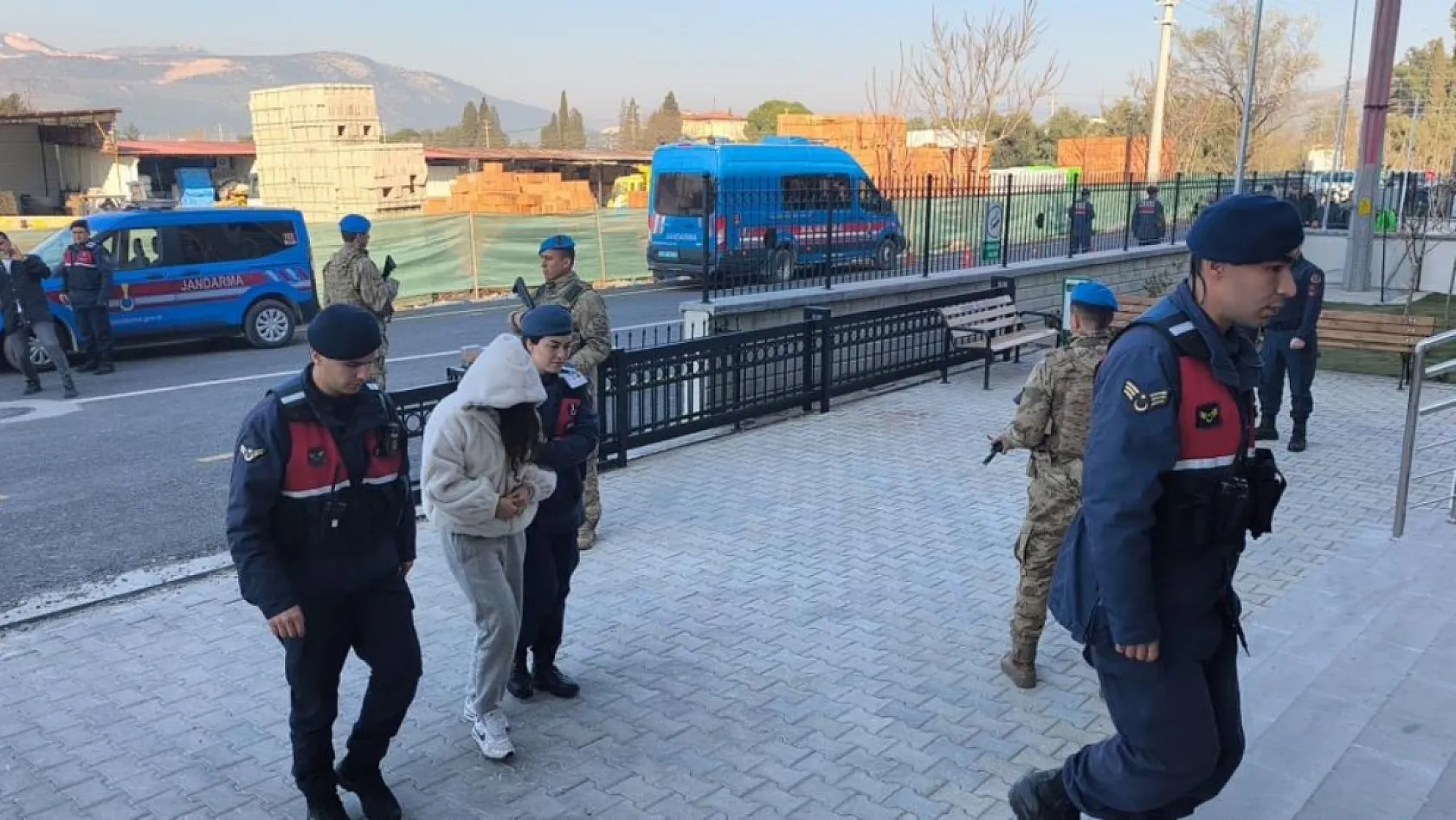 Muğla'da yangında ölen çift ile ilgili kundaklama iddiası: Torunu ve 5 kişi adliyeye sevk edildi