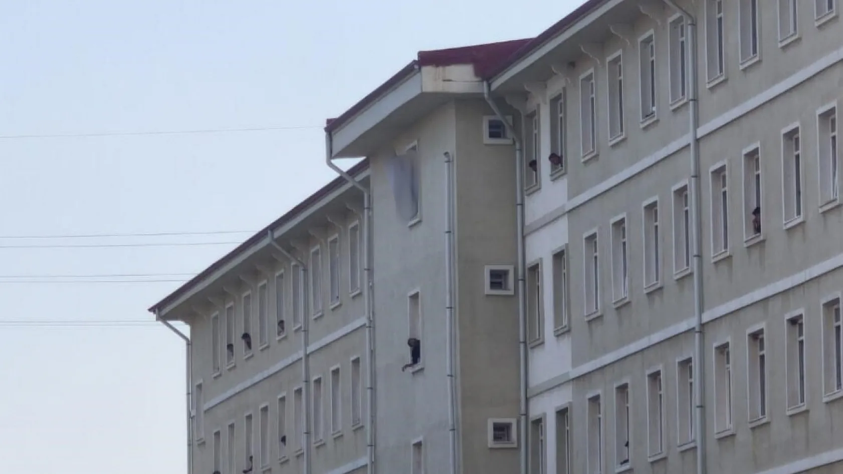 Muğla'da yurdun penceresinden atlayan genç hayatını kaybetti