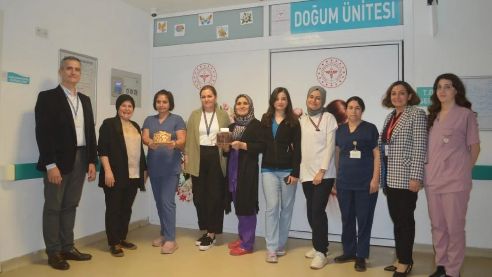 Muğla Eğitim ve Araştırma Hastanesi'nde ebeler unutulmadı