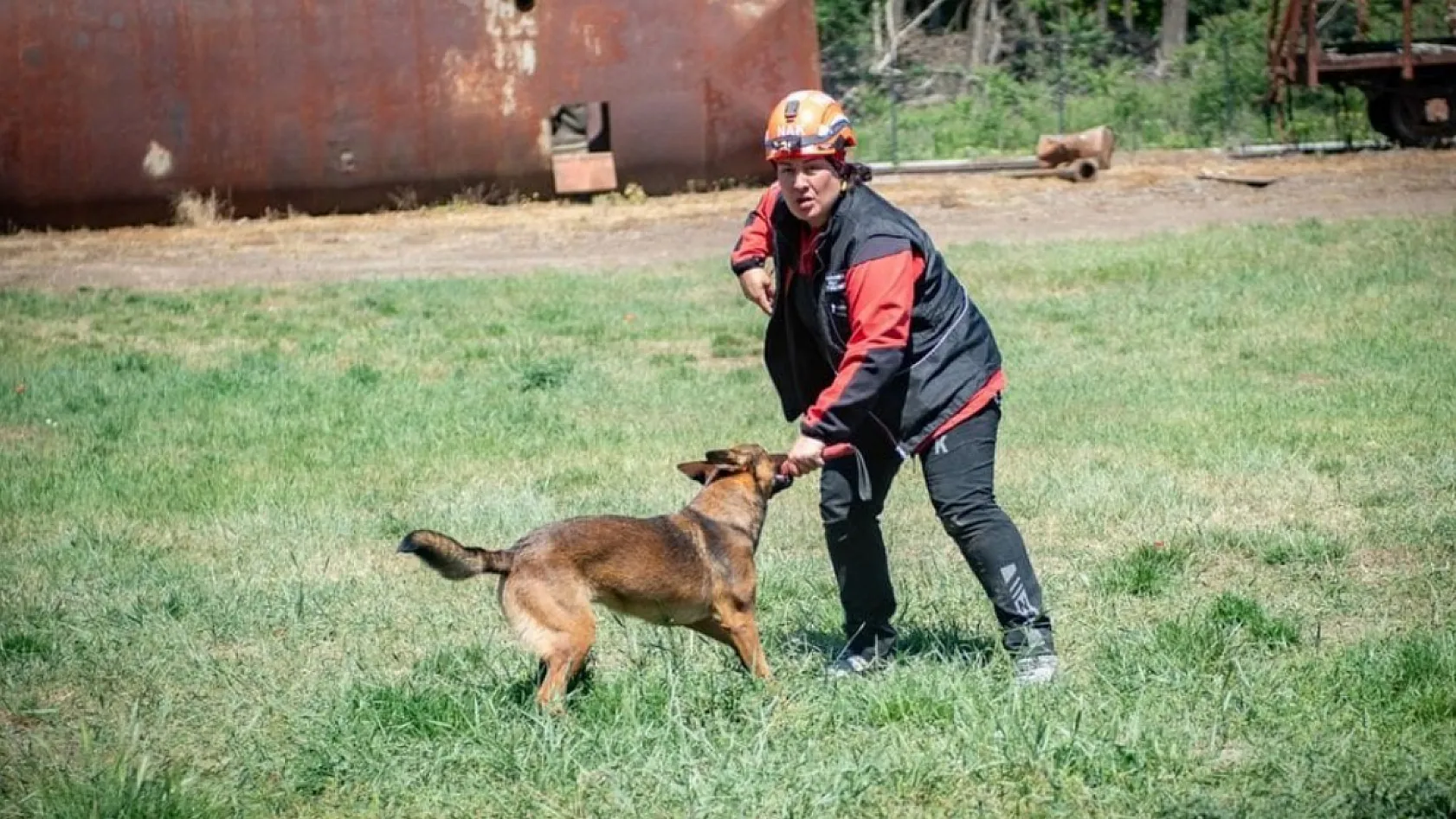 Muğla NAK Arama Kurtarma Köpekleri Macaristan'da sahaya indi