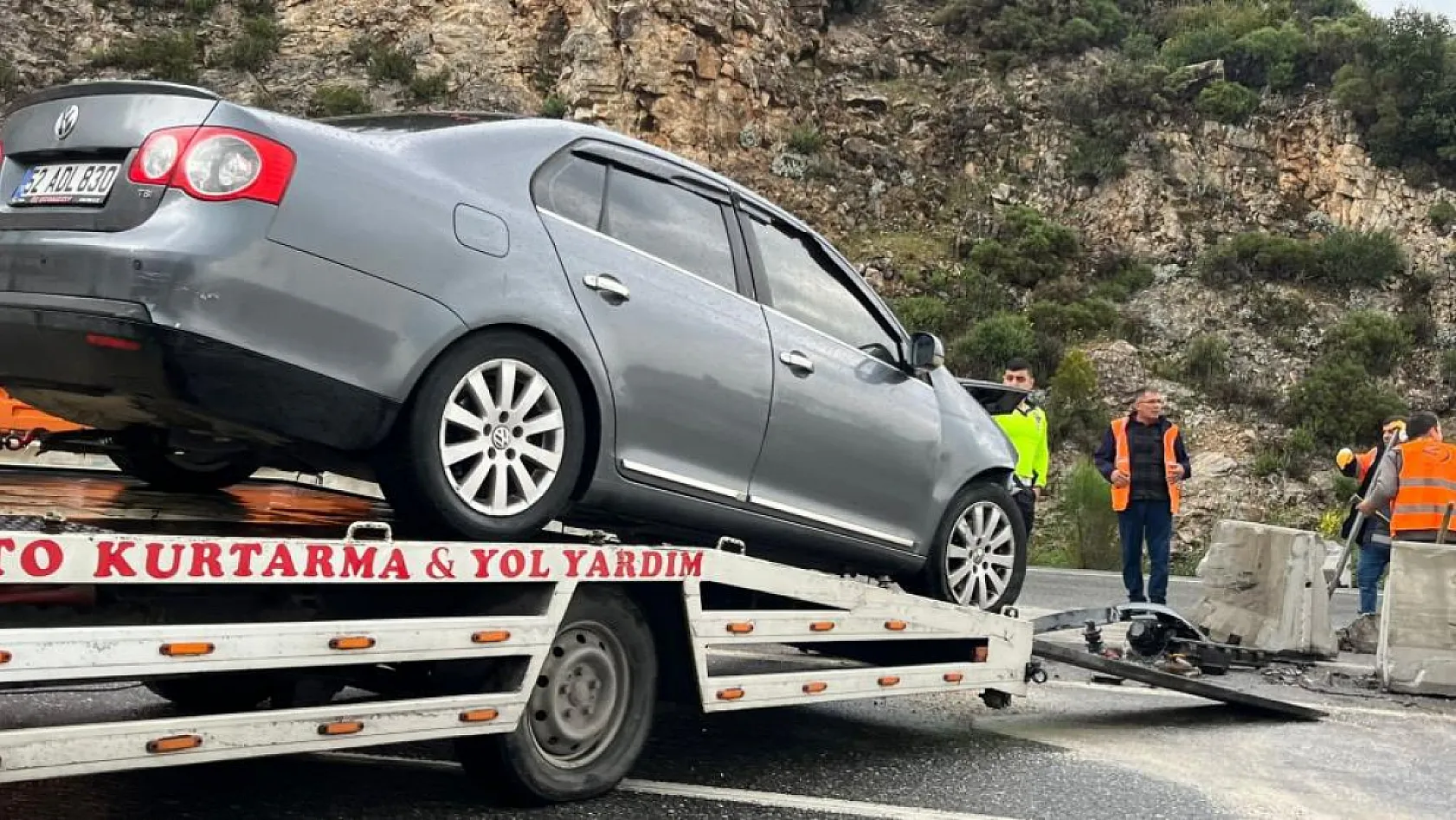 Muğla Sakar Geçidi'nde kaza: 3 yaralı