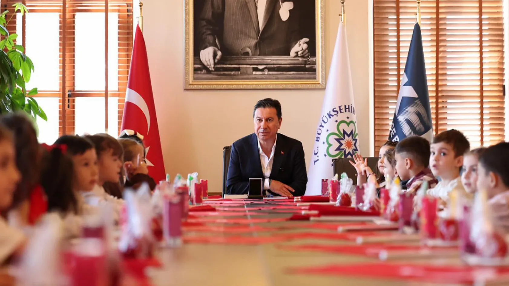Muğla'da 23 Nisan'da Anlamlı Devir: Başkanlık Azra'ya Emanet