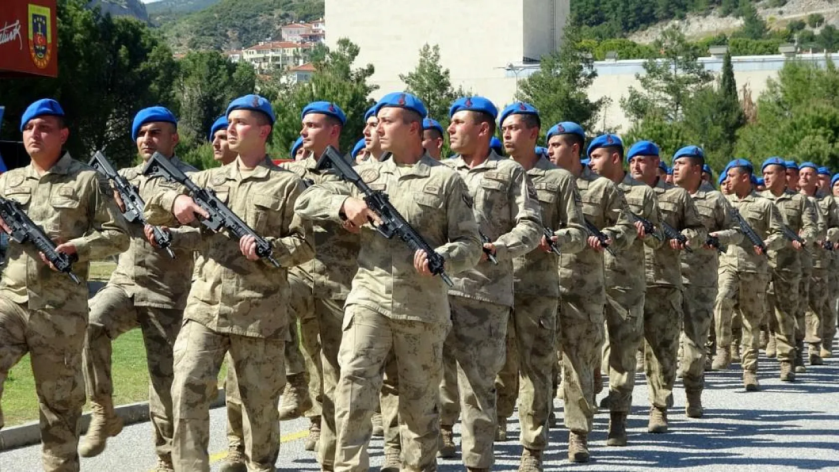 Muğla'da 29 özel birey bir günlüğüne asker oldu