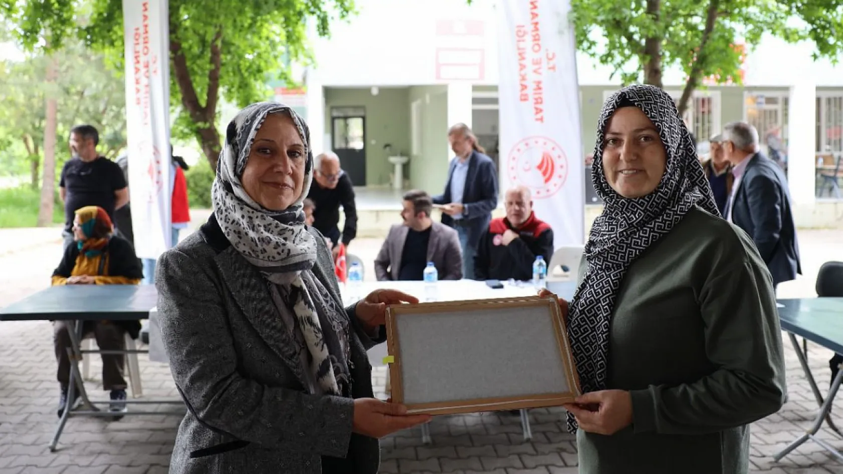 Muğla'da 98 Üreticiye İpekböceği Desteği