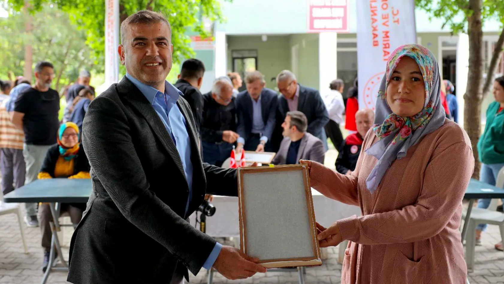Muğla'da 98 Üreticiye İpekböceği Desteği