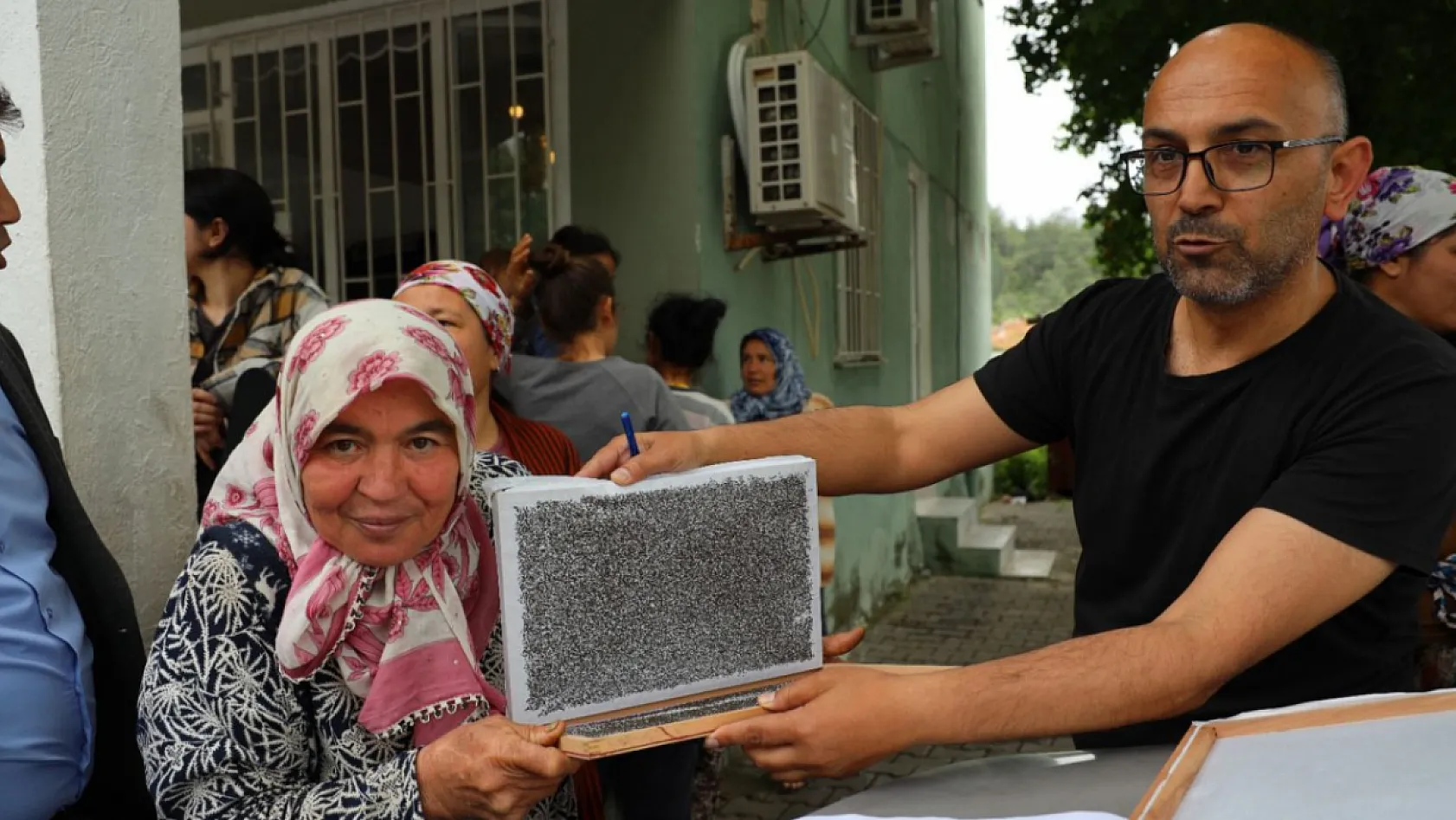 Muğla'da 98 Üreticiye İpekböceği Desteği
