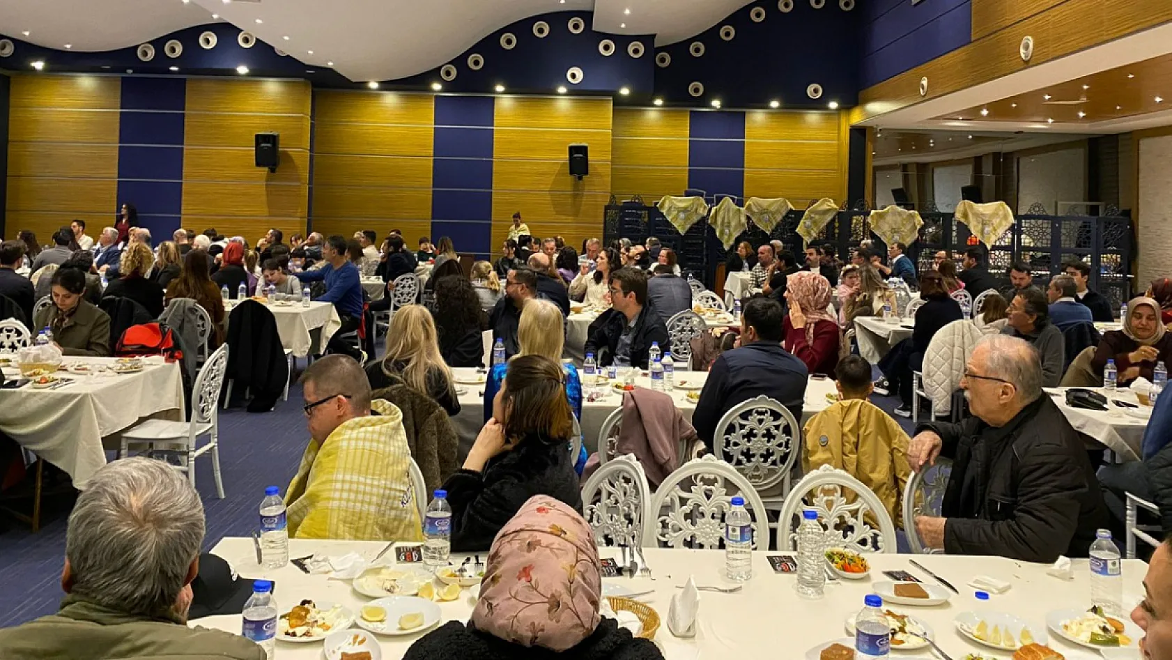 Muğla'da Beşkaza Platformu'ndan 7. Geleneksel İftar: 'Geniş Değil, Gepegeniş Aile Bir Arada'