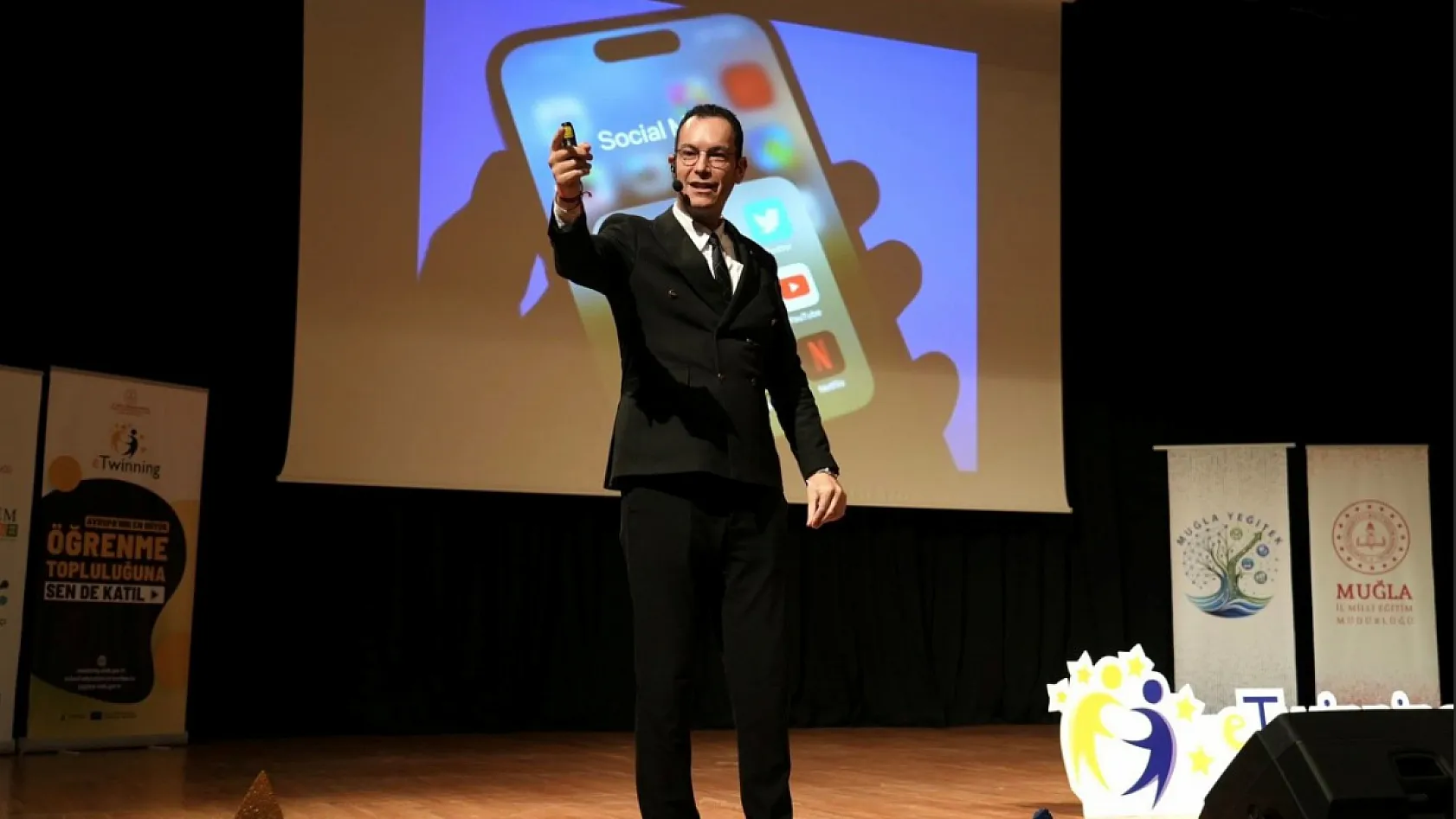 Muğla'da 'Eğitimde Yapay Zeka' konferansı
