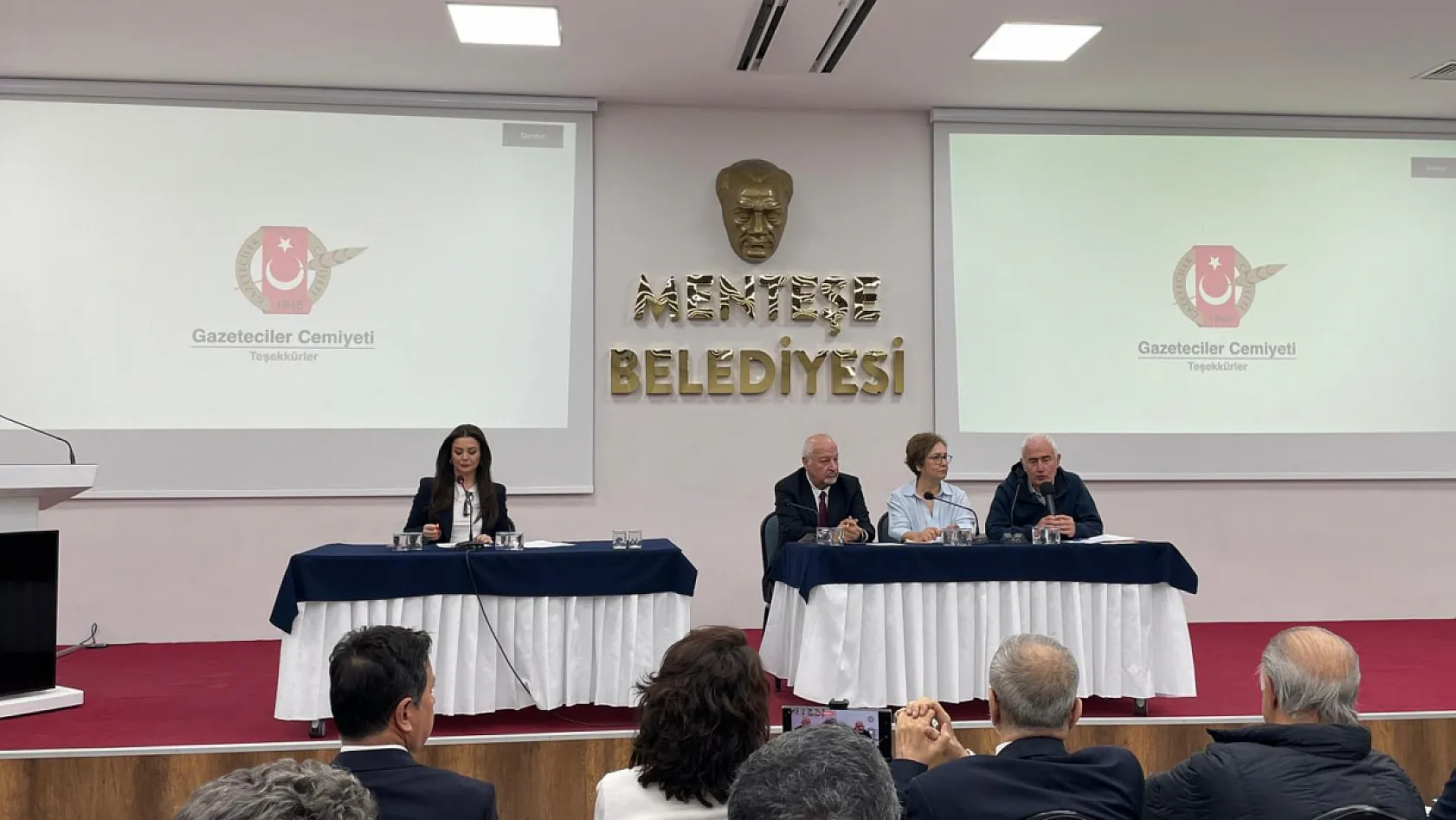 Muğla'da gazetecilere kapsamlı eğitim: Mesleğin geleceği masaya yatırıldı