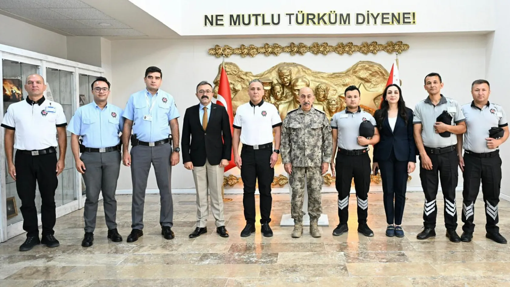 Muğla'da Özel Güvenlik Haftası: Evren Arslan'a Vali Akbıyık'tan ödül