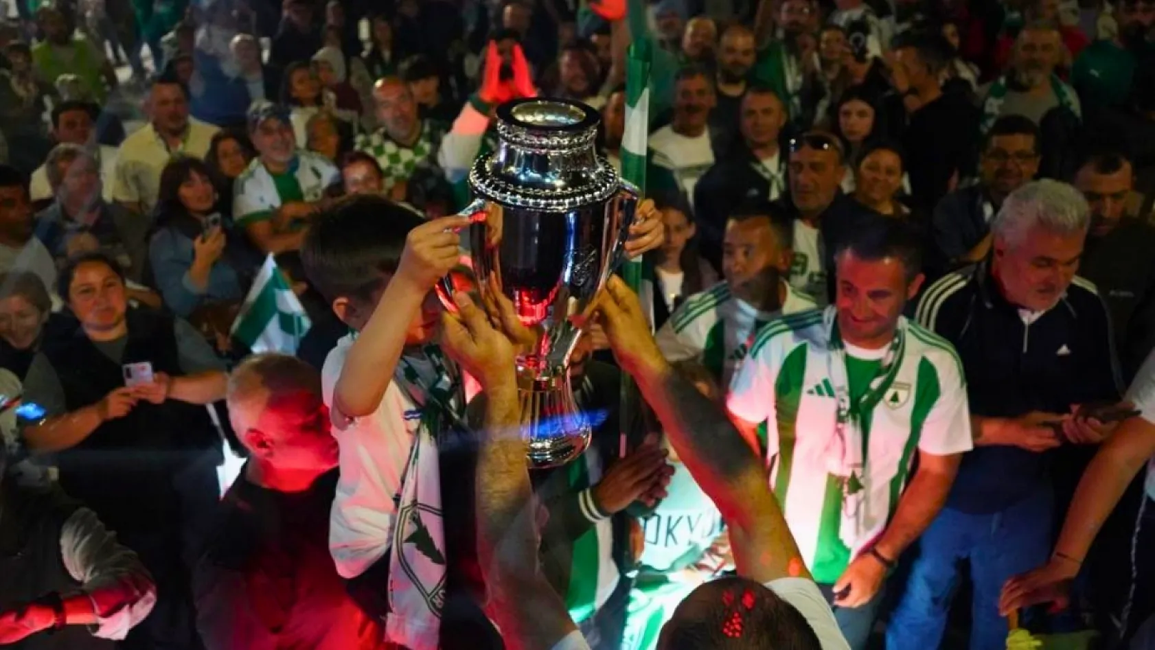 Muğlaspor şampiyonluğu Simge Sağın konseriyle kutlayacak