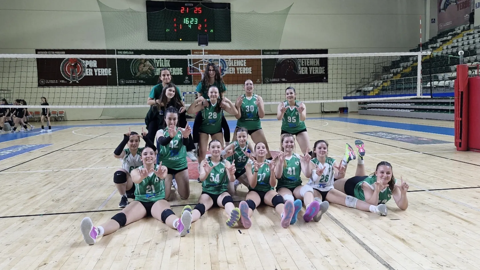 Muğlaspor'un küçük sultanları lige zaferle başladı