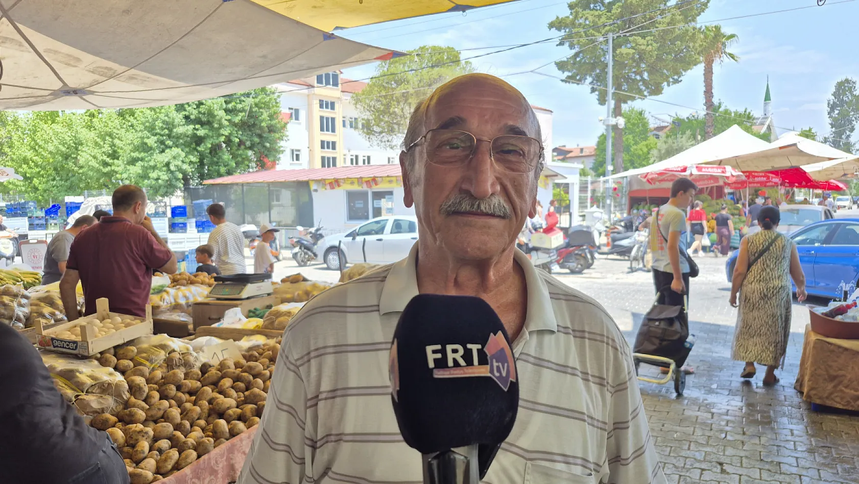 Fethiye Salı Pazarı'nda  Hem Üretici Hem Emekli Fiyatlardan Dertli