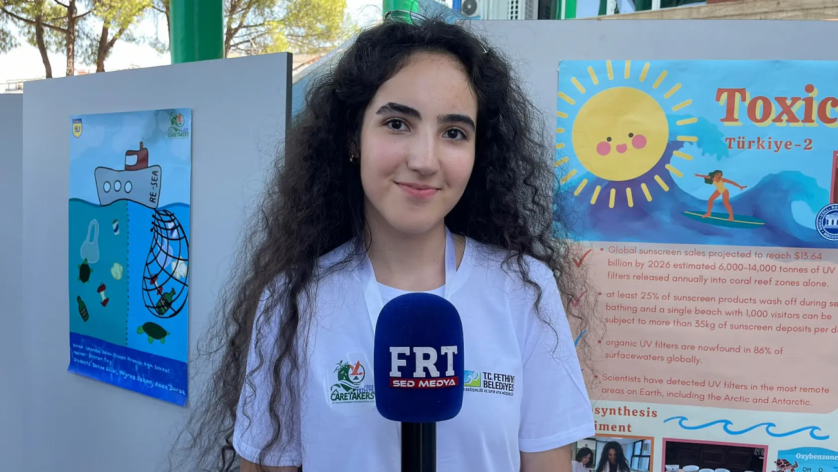 Fethiye'de genç çevrecilerden uluslararası poster sergisi