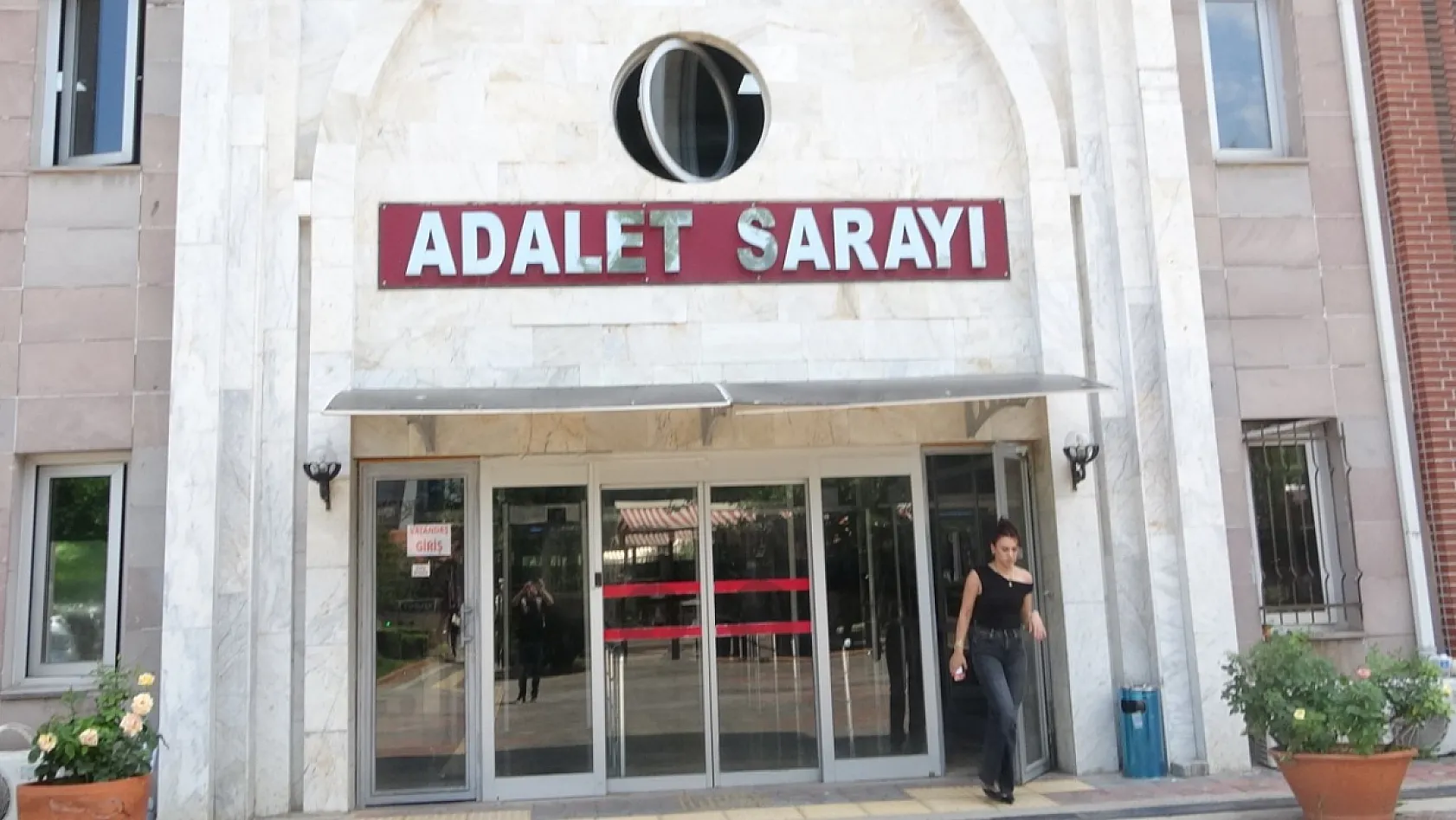 Isparta-Antalya Karayolu'nda Nişanlı Çiftin Hayatını Kaybettiği Kazanın İlk Duruşması Görüldü