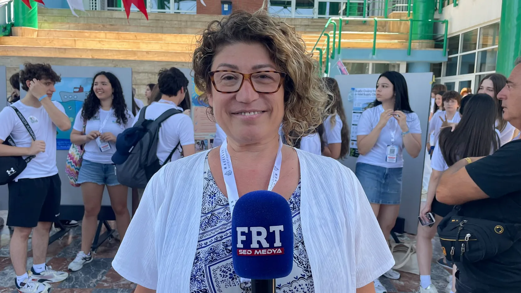 Fethiye'de genç çevrecilerden uluslararası poster sergisi