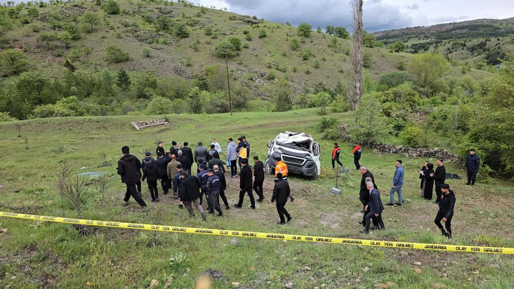 Öğrenci servisi şarampole uçtu: 3 ölü, 7 yaralı
