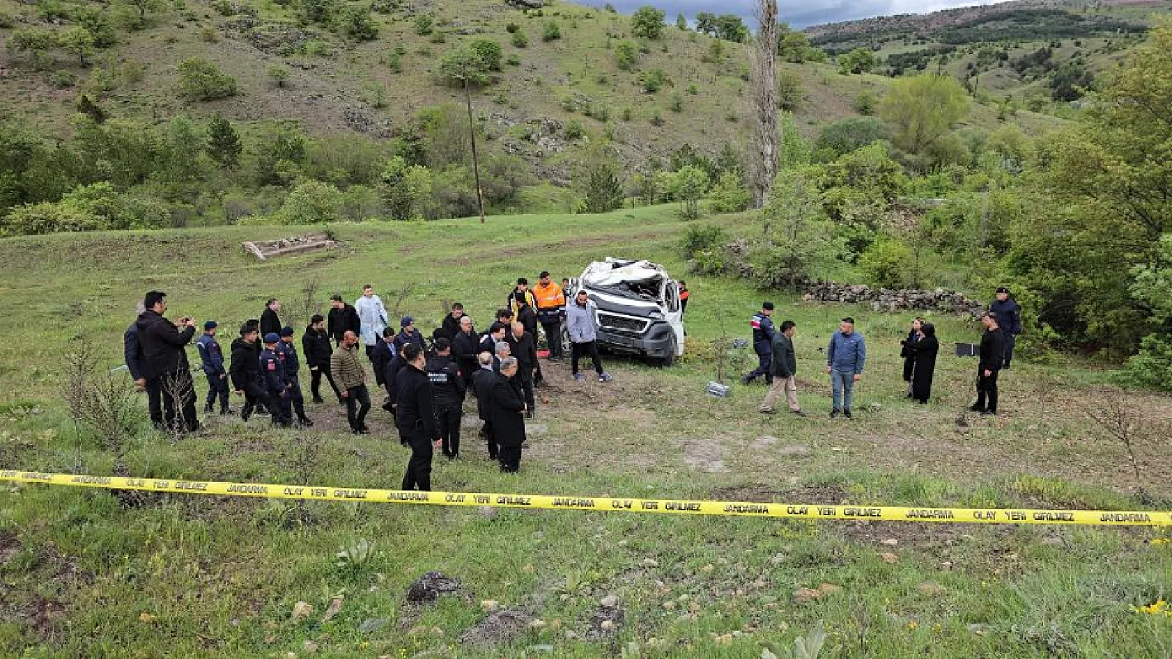 Öğrenci servisi şarampole uçtu: 3 ölü, 7 yaralı