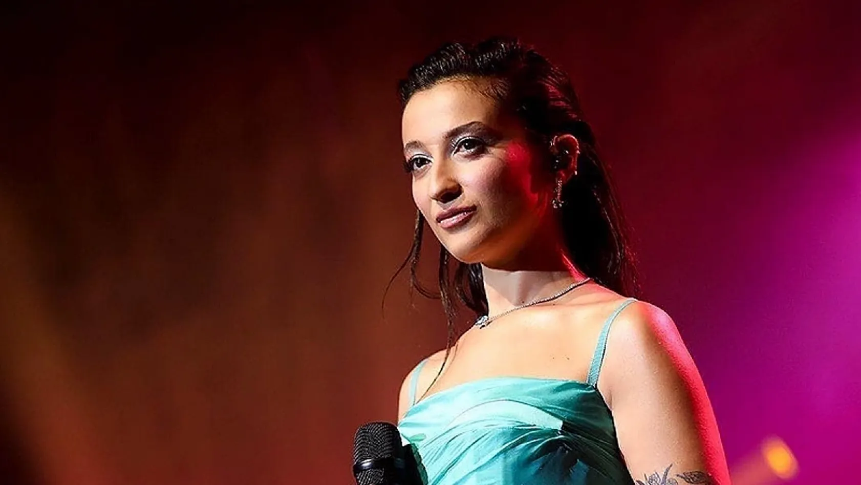 Melike Şahin'i 3 saat bekleyen öğretmenler, sahneye çıkmama sebebini öğrendiklerinde şok oldular