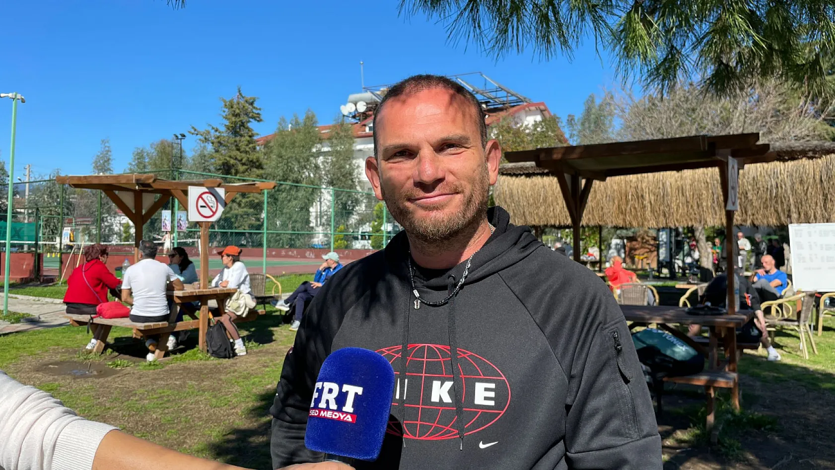 Fethiye'de ertelenen tenis turnuvası coşkulu başladı
