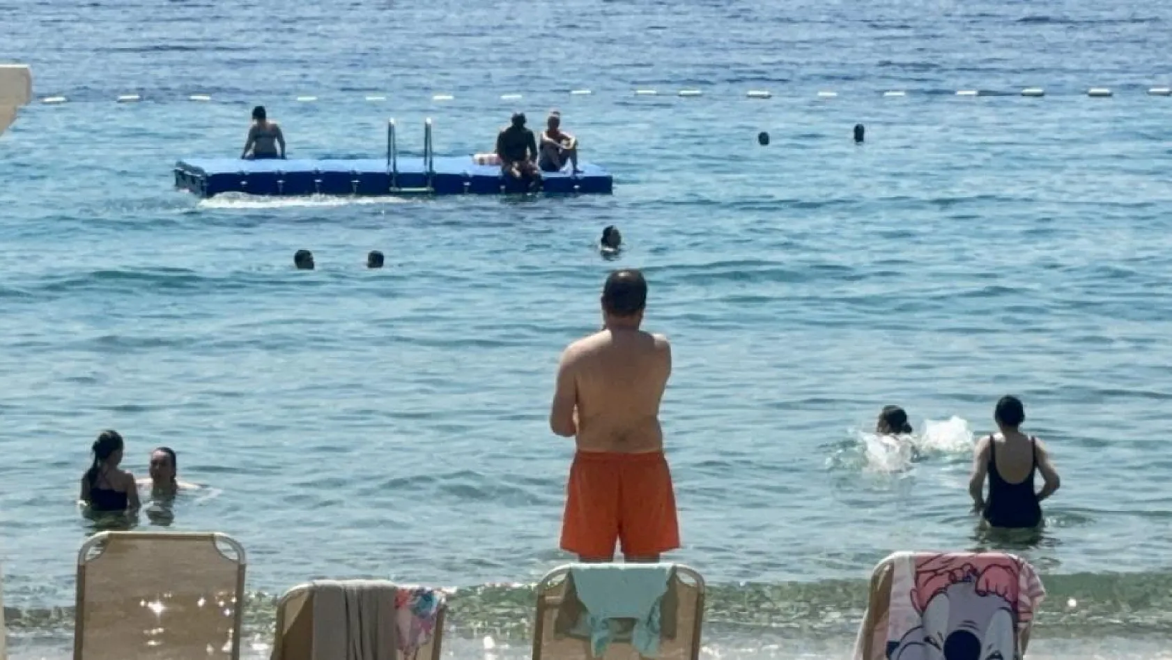 Okullar kapandı, Bodrum sahilleri doldu