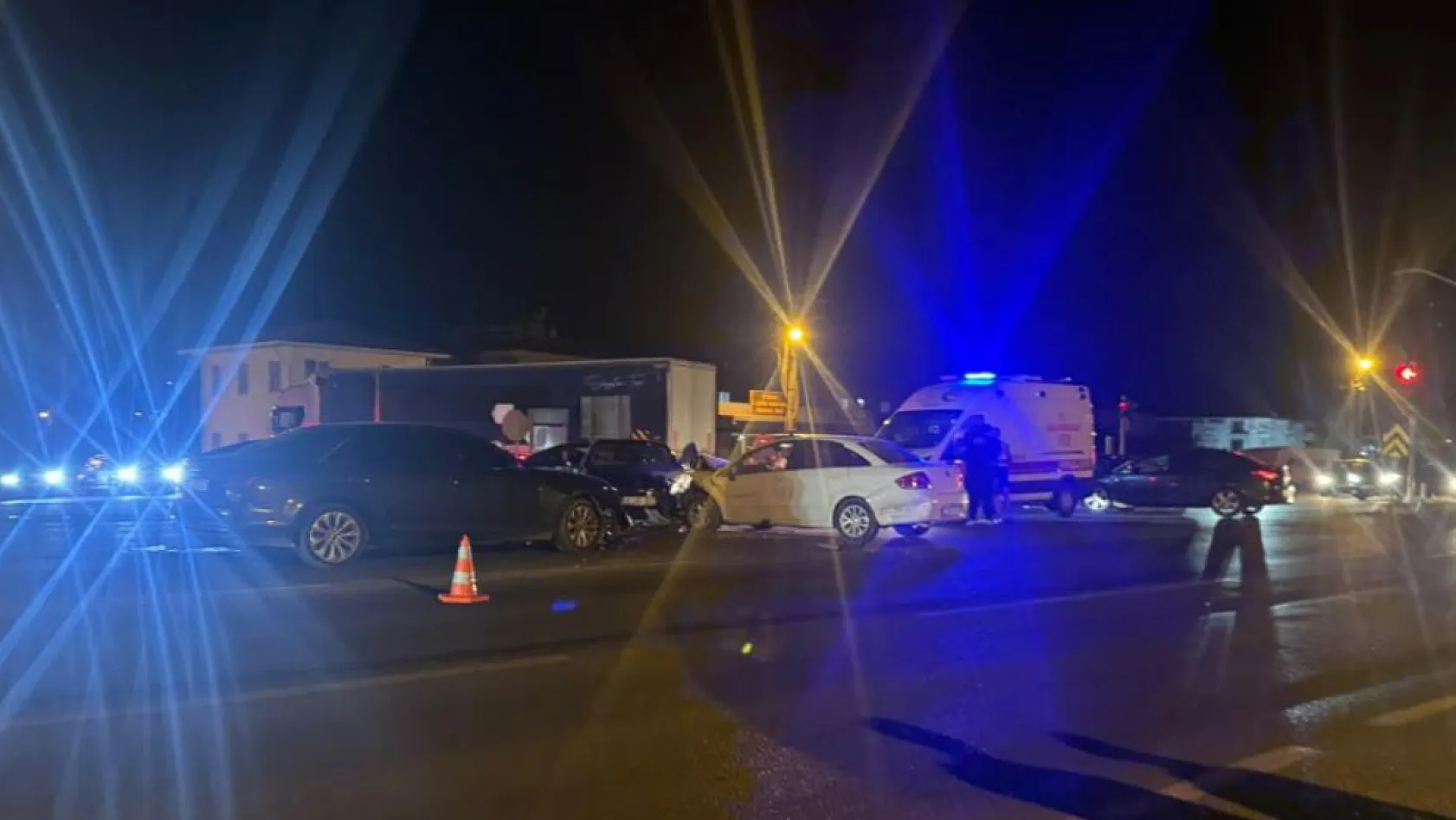 Ortaca'daki kazada üç araçta maddi hasar oluştu