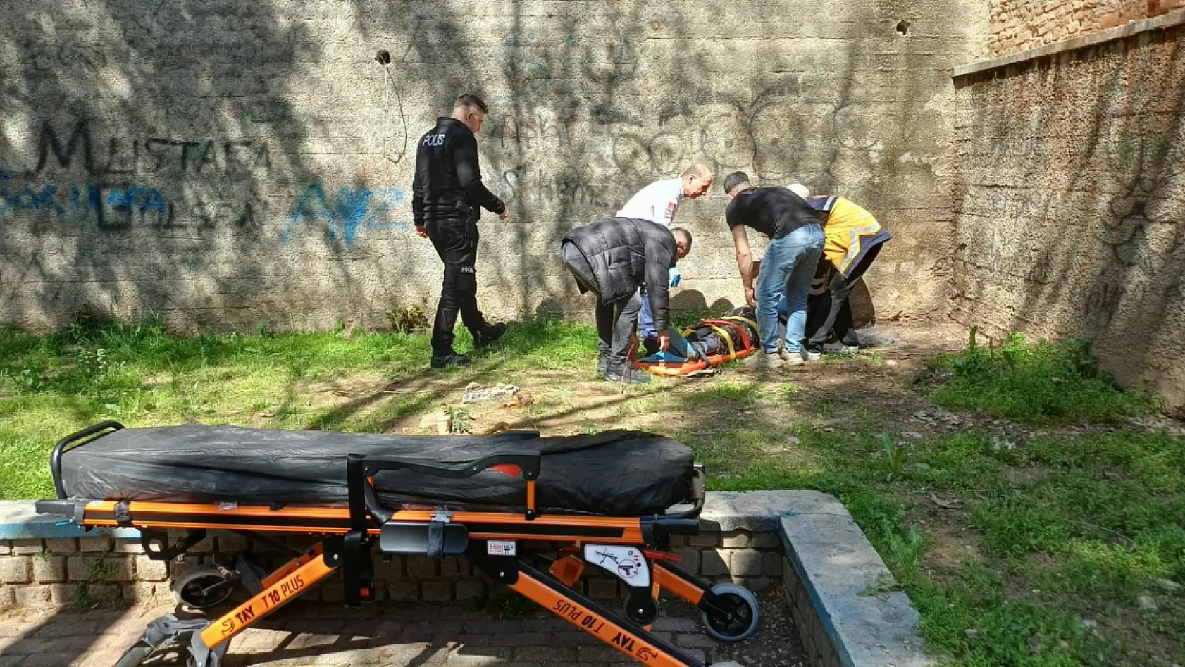 Aydın'da yaşlı kadın 5 metre yükseklikten düştü