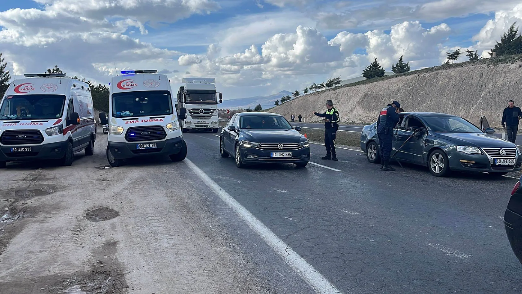 Otomobil ile tır çarpıştı: 2 yaşındaki çocuk hayatını kaybetti