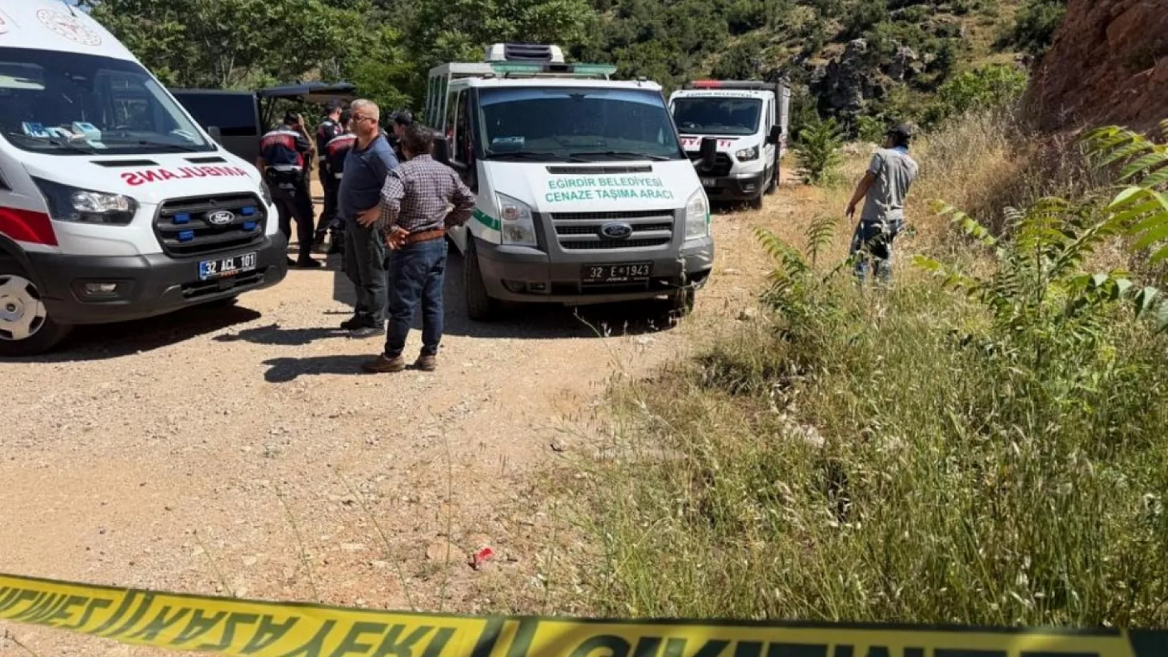 Park halindeki araçta 2 gencin cansız bedeni bulundu