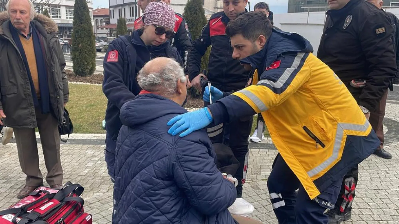 Parkta darp edilen 67 yaşındaki adam 9 gün sonra hayatını kaybetti