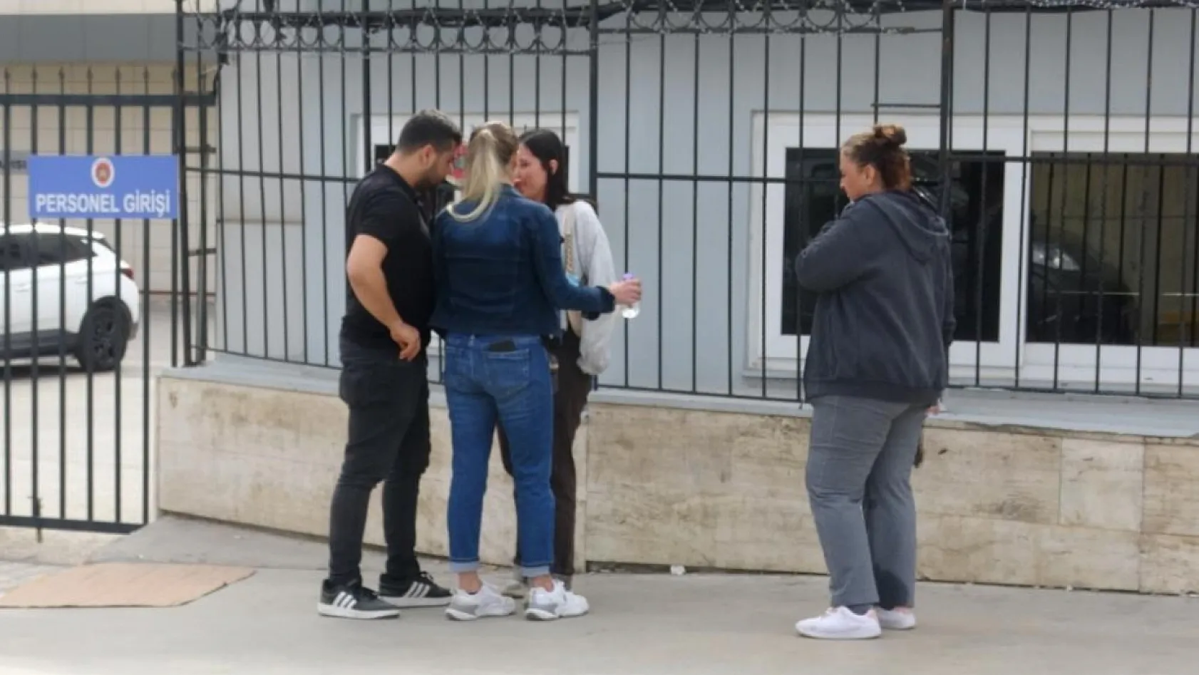 Antalya'da parkta yürüyüş yapan adamı bıçaklayıp öldürdü, kızı 'Babamın tek suçu orada bulunmaktı' dedi