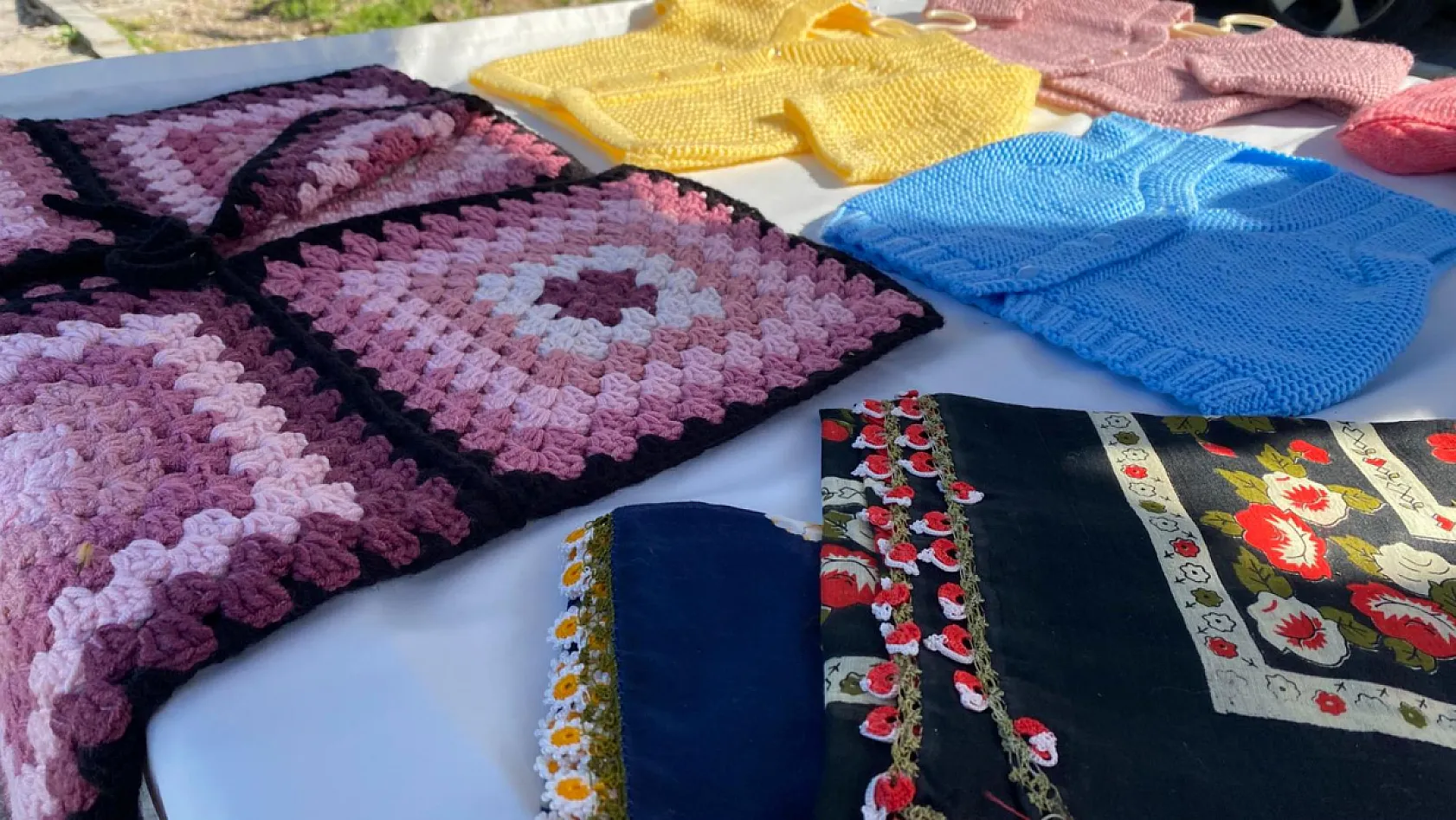 Patikten çantaya, eşarptan runner modellerine: Fethiye'de kadın emeği her yerde