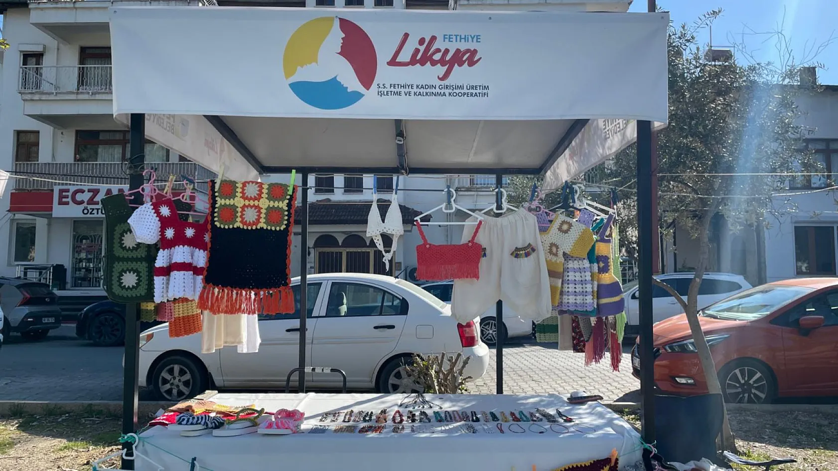 Patikten çantaya, eşarptan runner modellerine: Fethiye'de kadın emeği her yerde