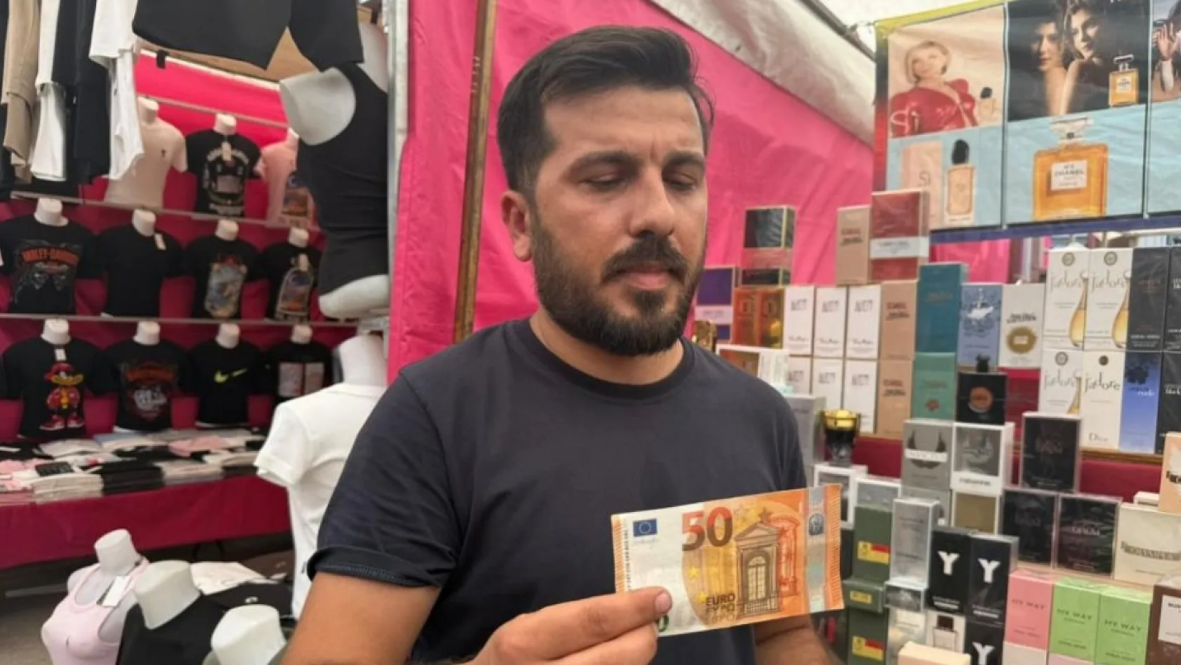 Pazarda sahte döviz ve altınlarla alışveriş yapmaya çalıştı, esnaf ve zabıtanın dikkatiyle yakalandı
