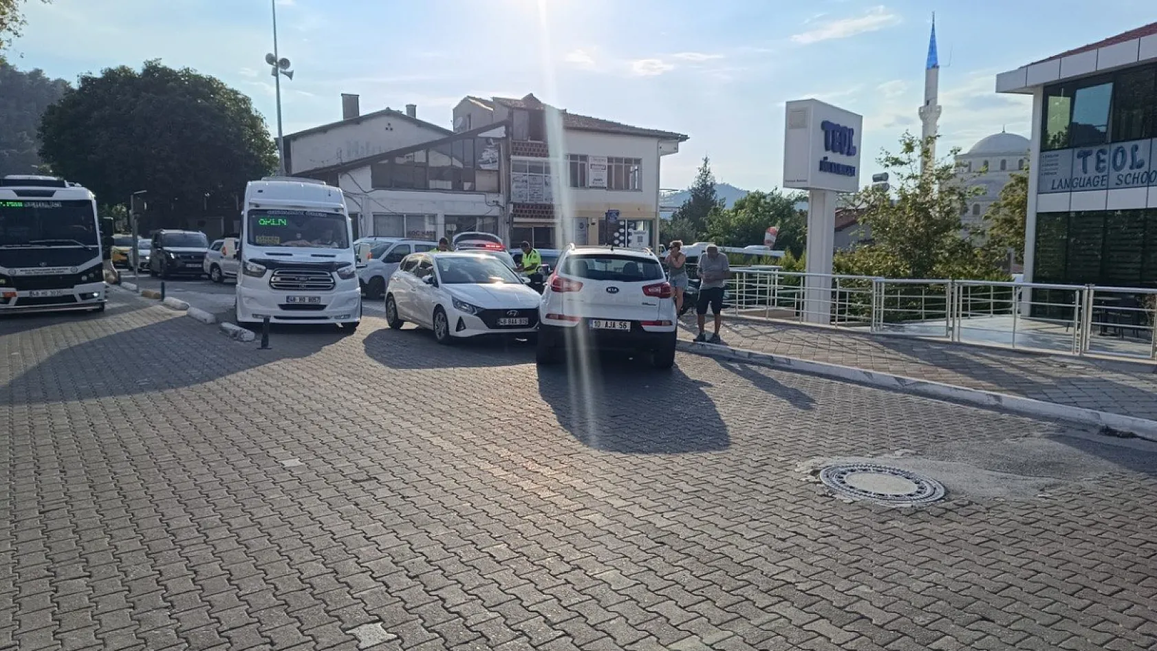 Fethiye'de Üst Yol'da Trafik Kazası: İki Araç Çarpıştı