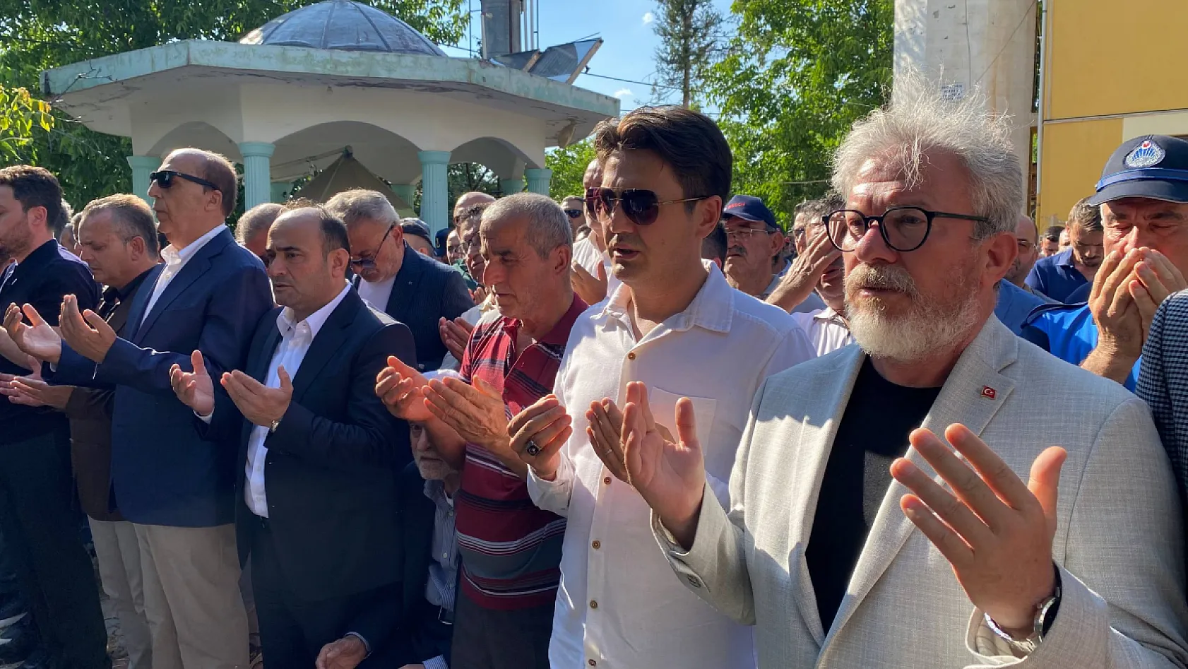 Fatma Betül Sayan Kaya'nın Halası Kezban Akyol Son Yolculuğuna Uğurlandı