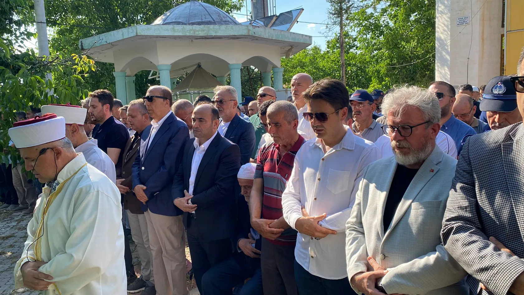 Fatma Betül Sayan Kaya'nın Halası Kezban Akyol Son Yolculuğuna Uğurlandı